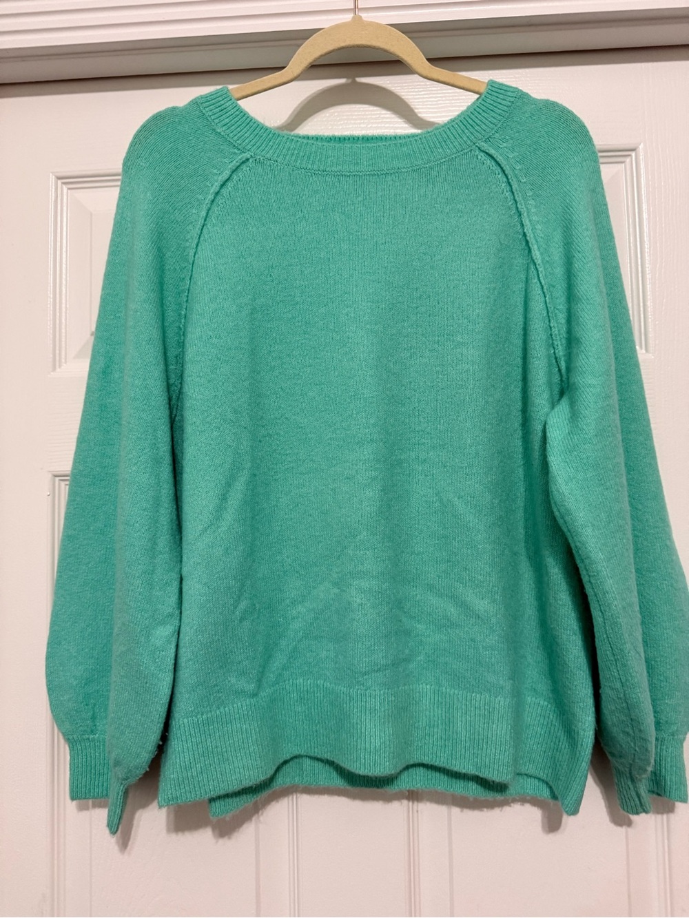 Vince Camuto Seafoam Green Raglan Sleeve Crewneck Sweater in small